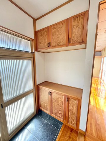 【玄関】 | 太田市東金井町　中古住宅