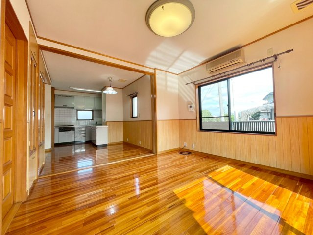 【居間・リビング】 | 太田市東金井町　中古住宅