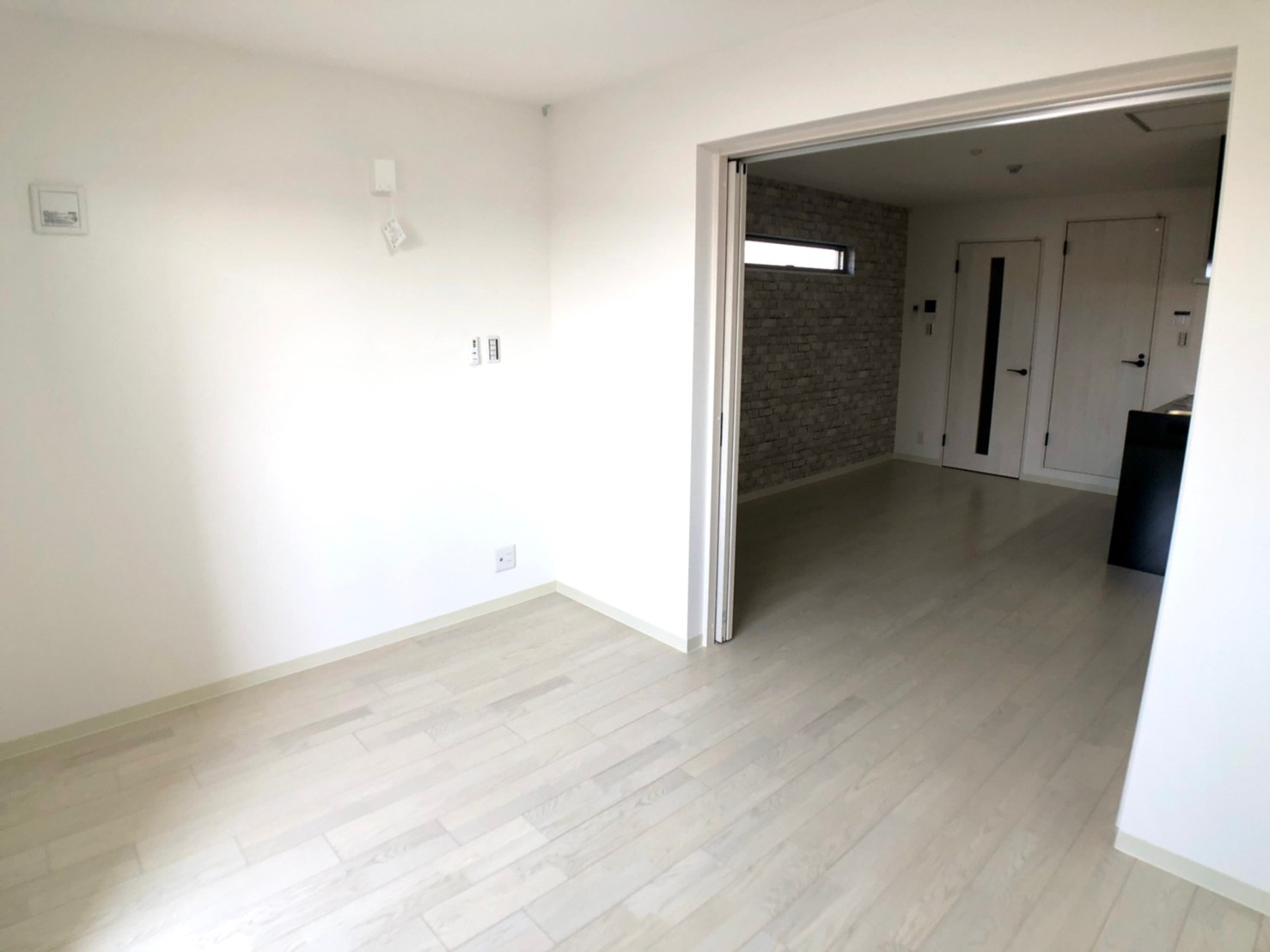 クリエオーレ友井の居間・リビング