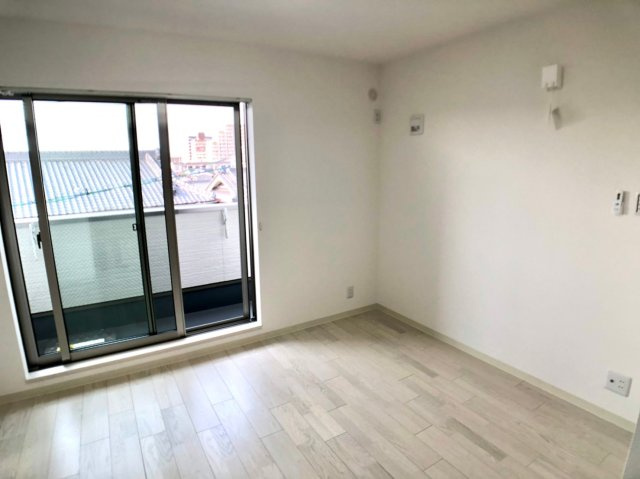 クリエオーレ友井の居間・リビング