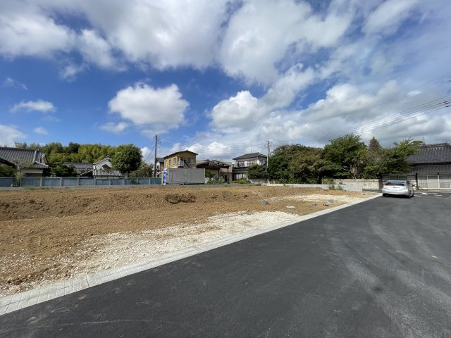 つくば市若森　開発分譲地の前面道路含む現地写真