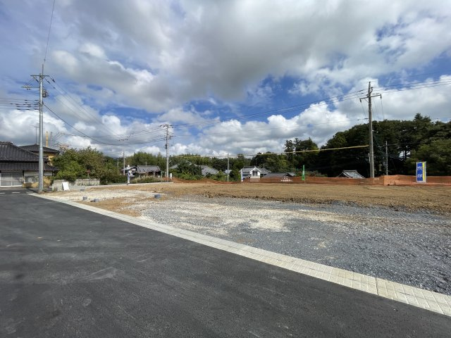つくば市若森　開発分譲地の前面道路含む現地写真