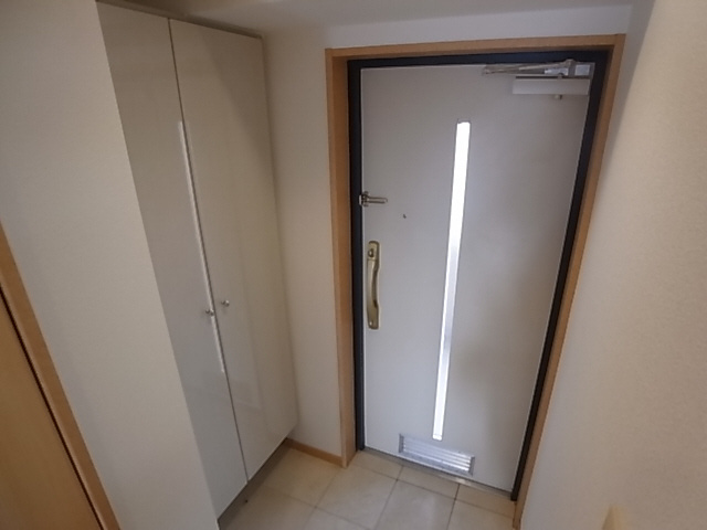 神戸市兵庫区新開地４丁目の賃貸マンションの玄関