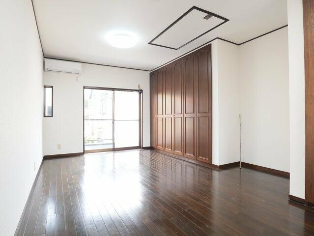 萩山町３丁目戸建の洋室