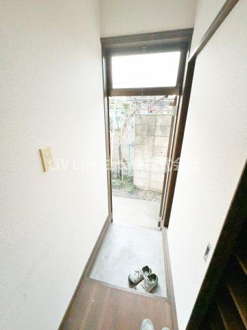 坂本所有　貫井北町貸家の玄関