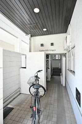 【エントランス】 | ガーデンヒルズ市ヶ谷 | ゆとりのあるエントランスです