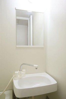 【洗面所】 | ガーデンヒルズ市ヶ谷 | ゆったりとスペースのある洗面所