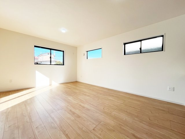 『八王子市新築戸建て』八王子市諏訪町25-3【仲介手数料無料】　１期の居間・リビング|～仲介手数料無料☆八王子ひなた不動産～　八王子市諏訪町　新築戸建て