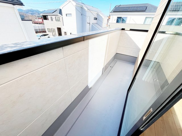 『八王子市新築戸建て』八王子市諏訪町25-3【仲介手数料無料】　１期のバルコニー|～仲介手数料無料☆八王子ひなた不動産～　八王子市諏訪町　新築戸建て