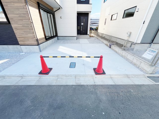 祝　成約済み　八王子市　諏訪町　新築戸建て　１期の駐車場|～仲介手数料無料☆八王子ひなた不動産～　八王子市諏訪町　新築戸建て
