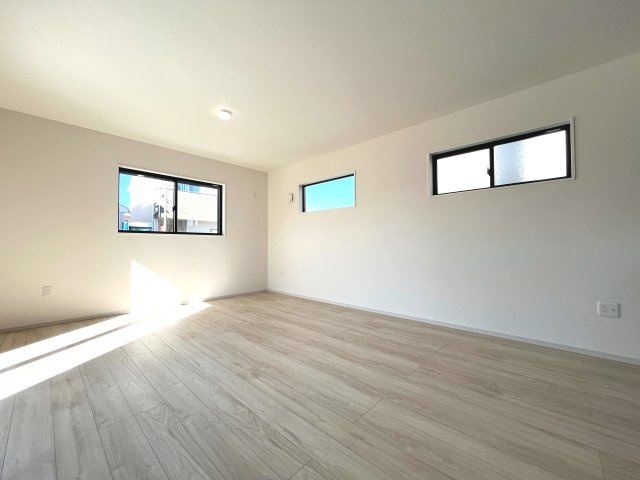 『八王子市新築戸建て』八王子市諏訪町25-3【仲介手数料無料】　１期の居間・リビング|～仲介手数料無料☆八王子ひなた不動産～　八王子市諏訪町　新築戸建て