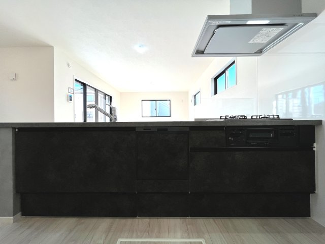 『八王子市新築戸建て』八王子市諏訪町25-3【仲介手数料無料】　１期のキッチン|～仲介手数料無料☆八王子ひなた不動産～　八王子市諏訪町　新築戸建て