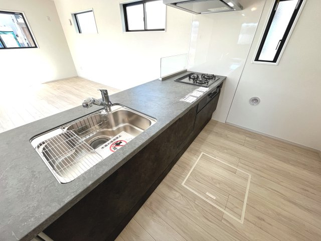 『八王子市新築戸建て』八王子市諏訪町25-3【仲介手数料無料】　１期のキッチン|～仲介手数料無料☆八王子ひなた不動産～　八王子市諏訪町　新築戸建て