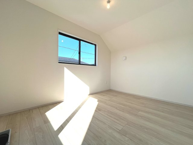 『八王子市新築戸建て』八王子市諏訪町25-3【仲介手数料無料】　１期の洋室|～仲介手数料無料☆八王子ひなた不動産～　八王子市諏訪町　新築戸建て