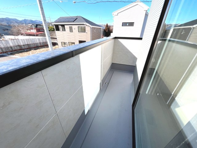 『八王子市新築戸建て』八王子市諏訪町25-3【仲介手数料無料】　１期のバルコニー|～仲介手数料無料☆八王子ひなた不動産～　八王子市諏訪町　新築戸建て