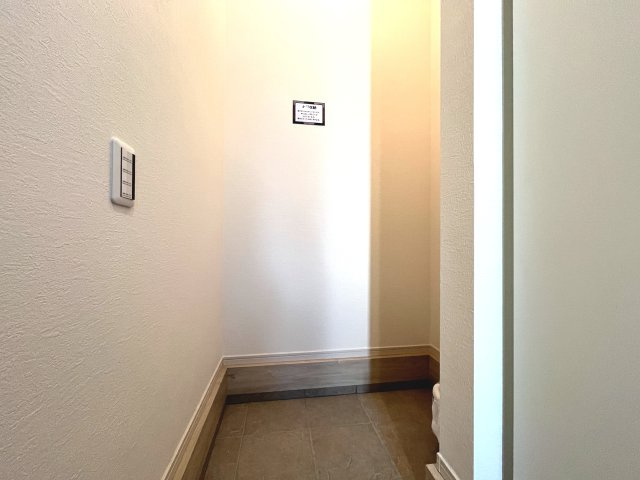 『八王子市新築戸建て』八王子市諏訪町25-3【仲介手数料無料】　１期の玄関|～仲介手数料無料☆八王子ひなた不動産～　八王子市諏訪町　新築戸建て