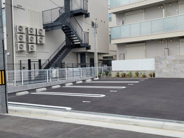 Vier Casa Dの駐車場