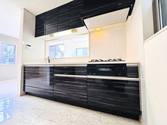 【キッチン】 | 和光市中央1丁目　中古一戸建住宅（成増店） | コンロ新規交換済。