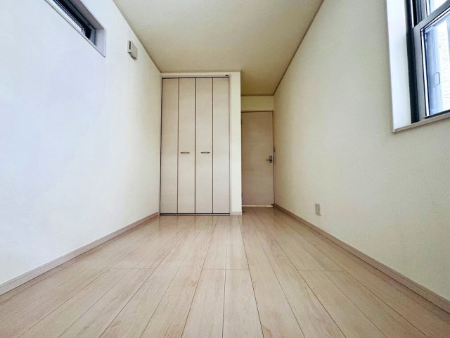 【洋室】 | 和光市中央1丁目　中古一戸建住宅（成増店） | 1階5.5帖の納戸。