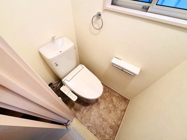 【トイレ】 | 和光市中央1丁目　中古一戸建住宅（成増店） | 新規コーティング済の1階トイレ。
