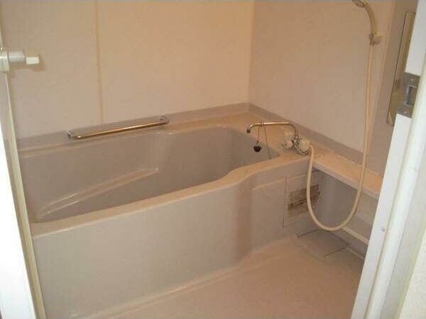 ファミール辻の浴室