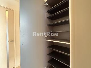 アルパインローズ Ｃのエントランス|下駄箱(イメージ)