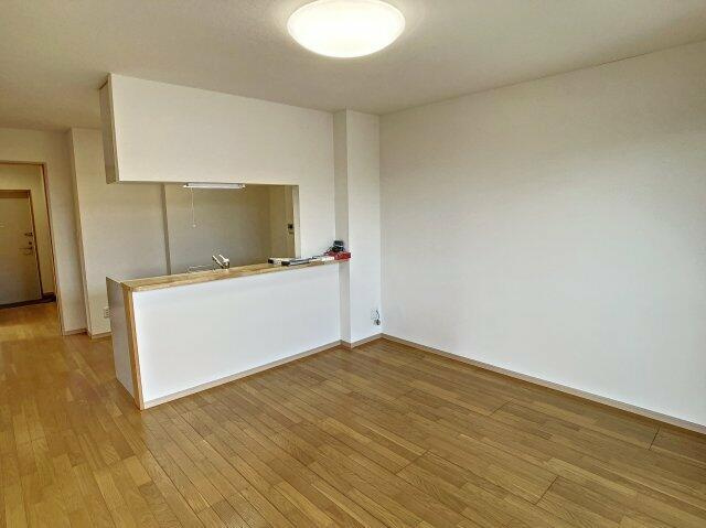 ウエスタンコートの居間・リビング|2023年7月撮影※現況を優先し… 