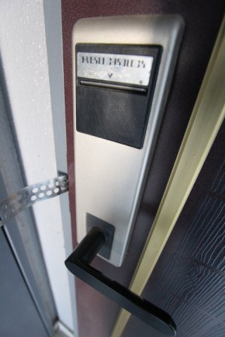 春日井市割塚町の賃貸マンションの玄関