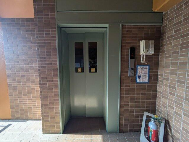 ルミエールⅢのエントランス|2025年5月撮影※現況を優先し… 