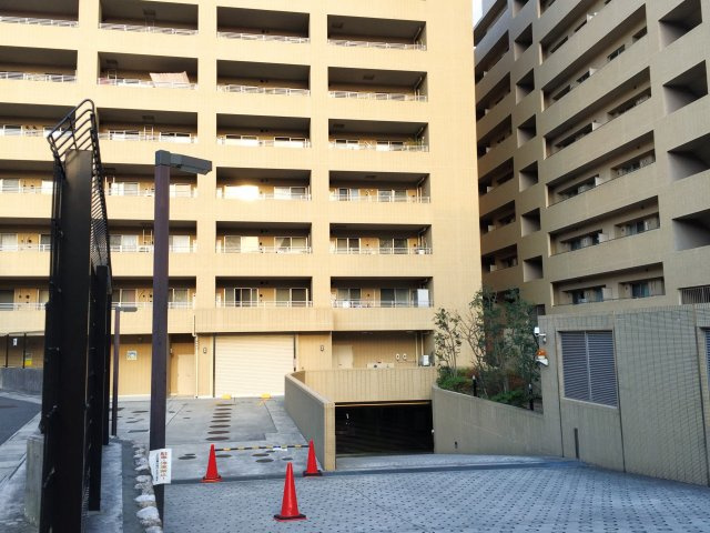 ワコーレザ・トアロードレジデンスのその他共用部分|駐車場入口