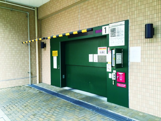 トア山手ザ・神戸タワーのその他共用部分|立体駐車場入り口