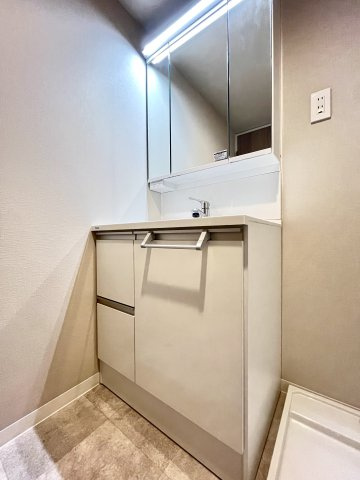 東灘パーク・ハイムの洗面所|スペースが確保できる洗面所です