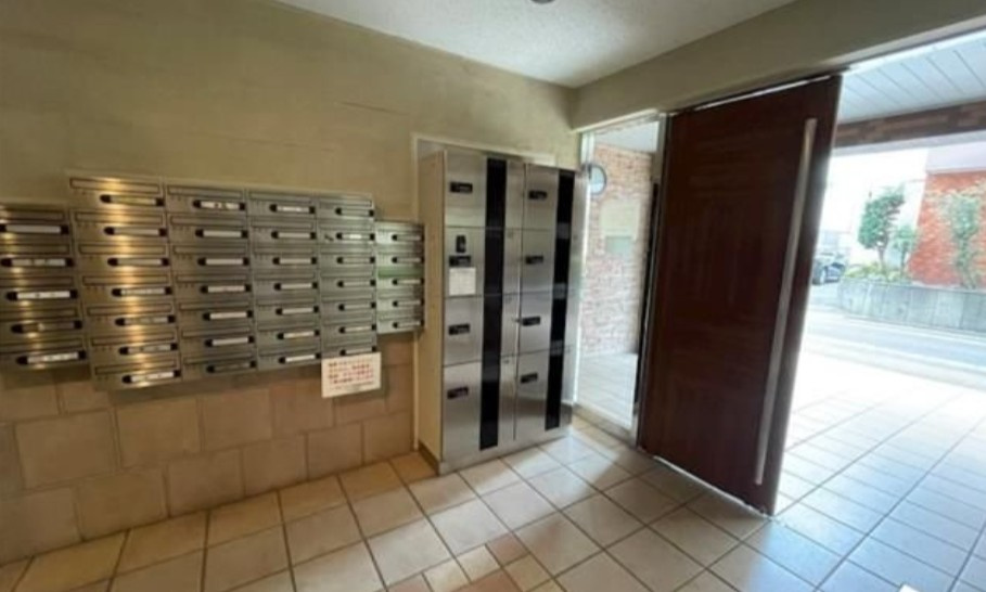 シーズガーデン日暮里パークウエストのロビー