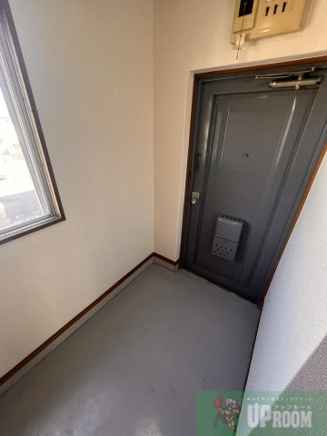 ドミール梅ヶ坪の玄関