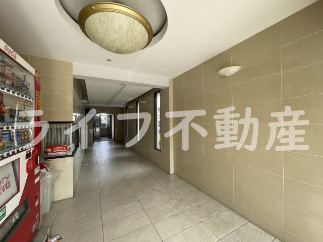 若草ハイツ　B棟のロビー