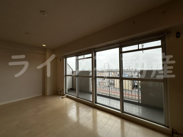 若草ハイツ　B棟の居間・リビング