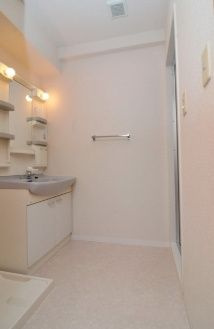 リ・ボーン　エンドーの洗面所