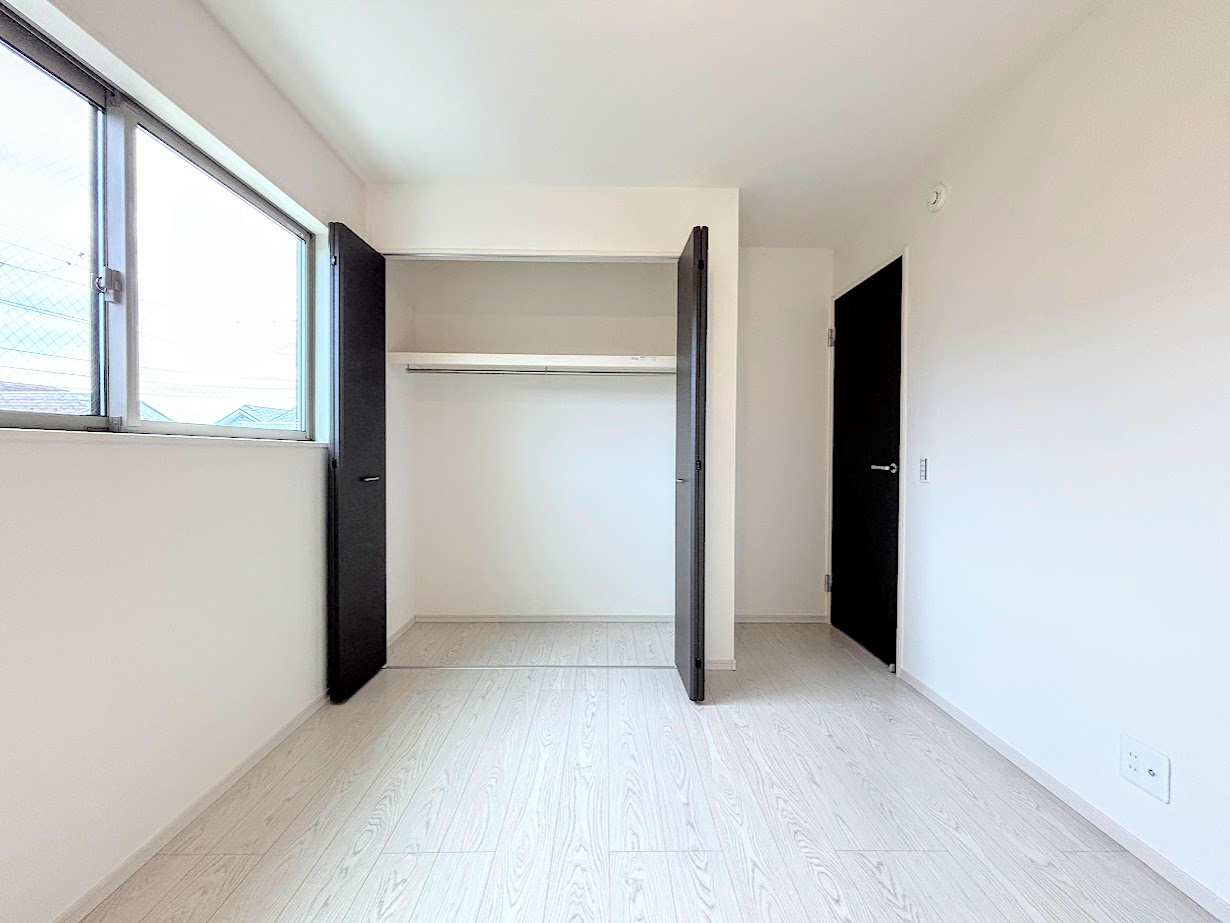 戸塚区戸塚町　新築戸建てのその他|［モデルハウス］◆柔らかい陽光が差し込む明るいお部屋を演出する設計。彩光の取れる窓が気持ちの良いお部屋を創り上げます。
