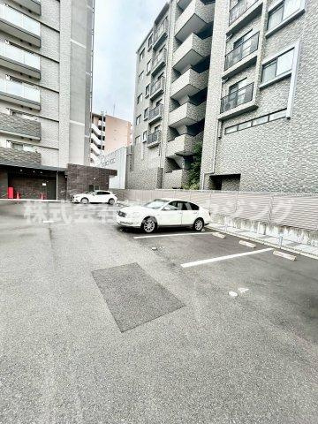 エスリード江坂セントラムの駐車場