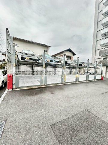 エスリード江坂セントラムの駐車場