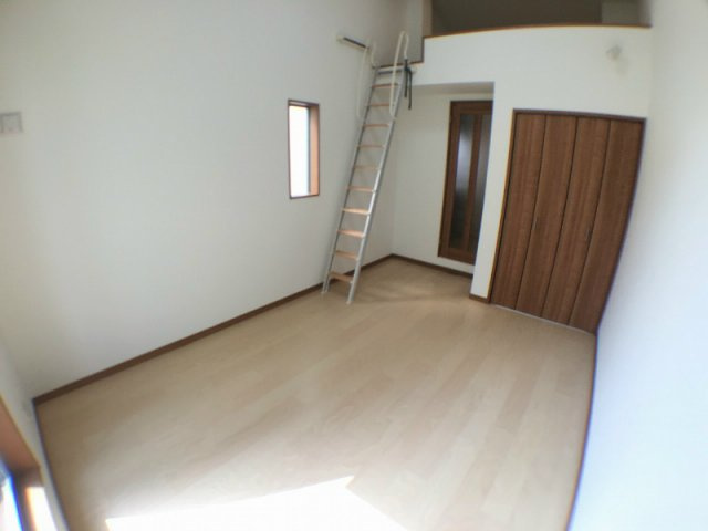 ワコーレヴィアーノ神戸上筒井通EASTの居間・リビング