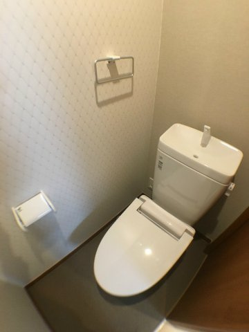 ワコーレヴィアーノ神戸上筒井通EASTのトイレ