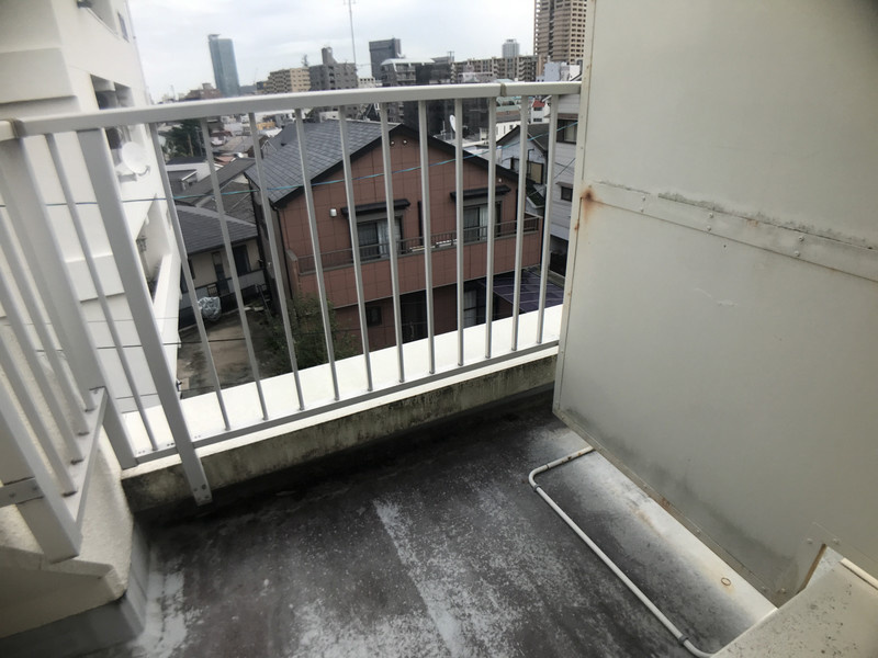 メゾン諏訪山のバルコニー