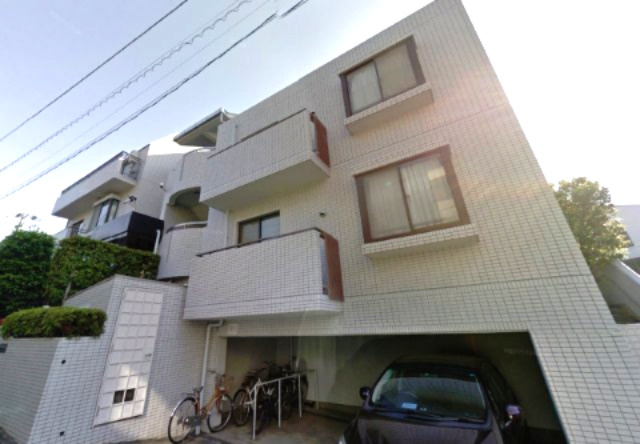 メゾン諏訪山の外観