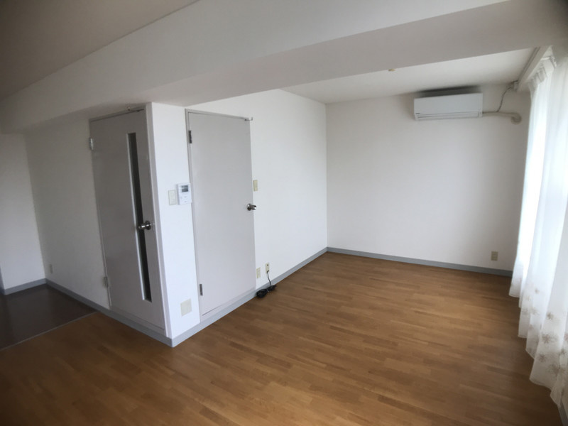 メゾン諏訪山の居間・リビング