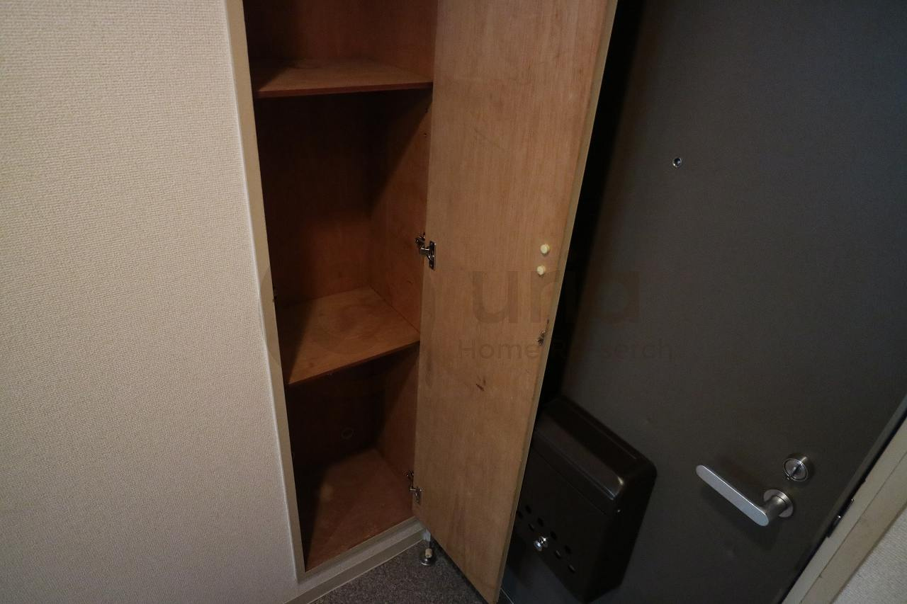 メゾン・ド・エクランの玄関