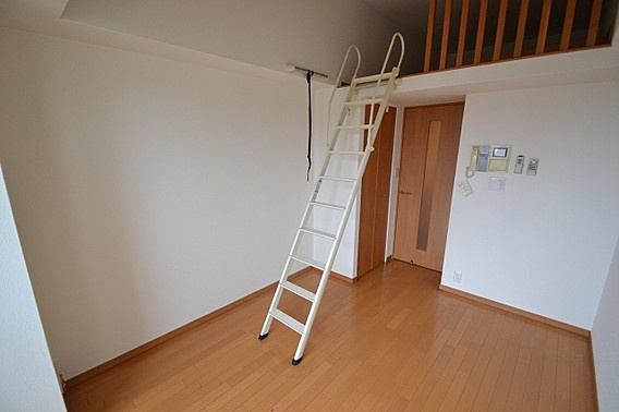 エステムコート神戸県庁前3フィエルテの居間・リビング