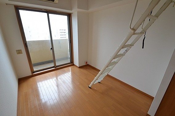 エステムコート神戸県庁前3フィエルテの居間・リビング