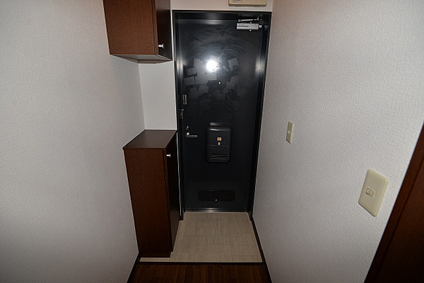 レジデンス北青木の玄関