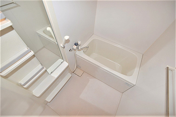 レジデンス北青木の浴室